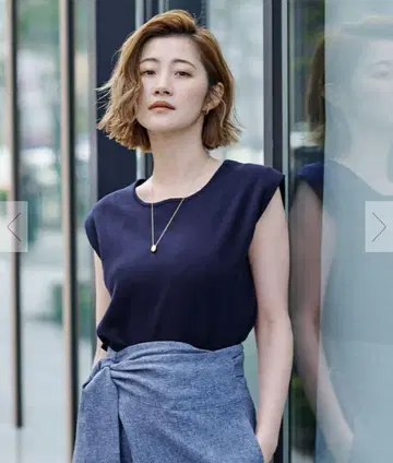 택 포함 새상품 이번 시즌 완판템 유어스 프렌치 슬리브 니트탑 네이비 S