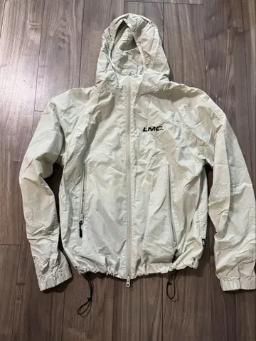 LMC. 바람막이