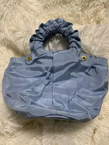 MEER. 공 백 블루