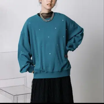 메탈릭 미니 하트 맨투맨
