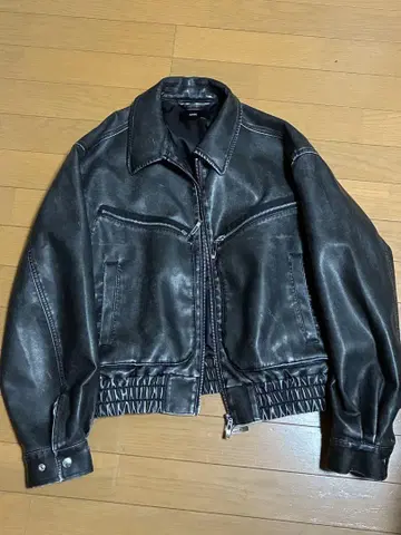 블랙 가죽 숏 자켓