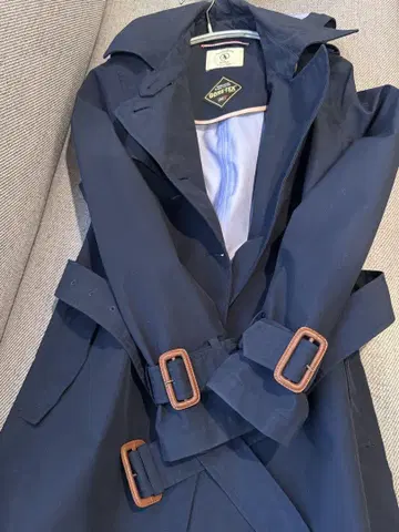 AIGLE GORE-TEX 후드 부착 트렌치코트