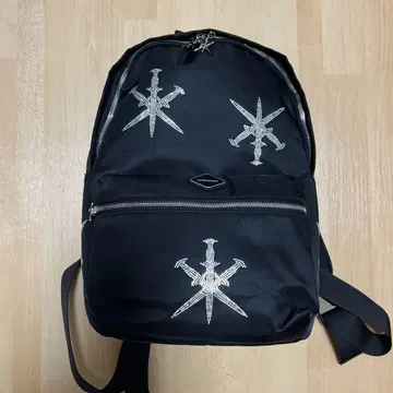 unknown london 큐빅 럭색