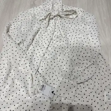 물방울 패턴 보타이 셔츠 긴팔