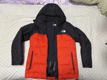 THE NORTH FACE 다운 자켓 블랙/빨간색