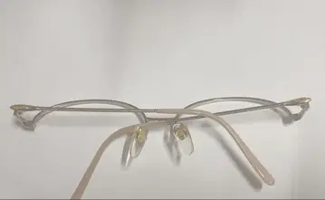 실버 오벌 프레임 안경