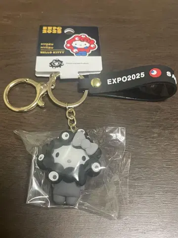 익명 배송 오사카 간사이 만박 산리오 블랙 미야쿠미야쿠 변신 키링 키티