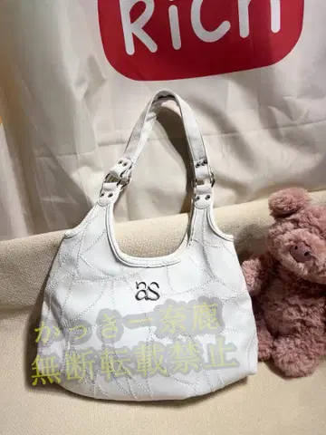 ason 화이트 퀼팅 숄더백