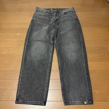 W32 L30 다크 그레이 스트레이트 데님