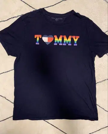 TOMMY USA 매장 한정판 레인보우 하트 T셔츠