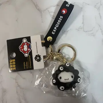 간사이 만박 한정판 블랙 미야쿠미야쿠 산리오  키링 시나몬 롤