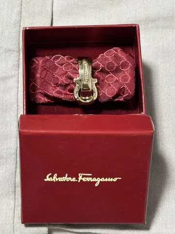 Salvatore Ferragamo 페라가모 간치니 스카프링