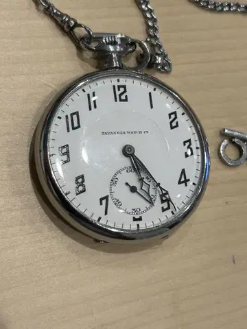 TAVANNES WATCH Co 하자품