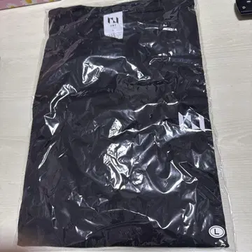 INI 퍼스트 미팅 T셔츠 블랙 L