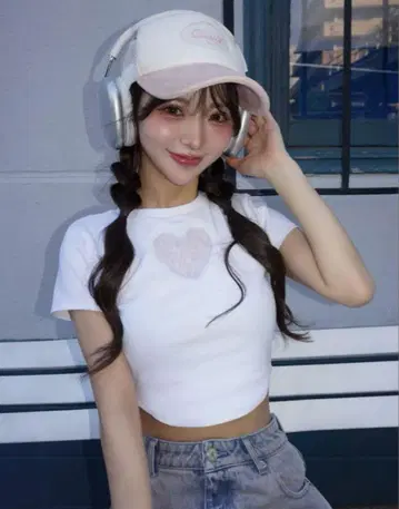 하트 레이스 컴팩트 T셔츠 다리치