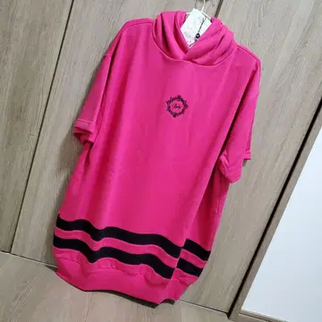 Rady 후드 부착 후드티 핑크 가슴 로고는 자수입니다