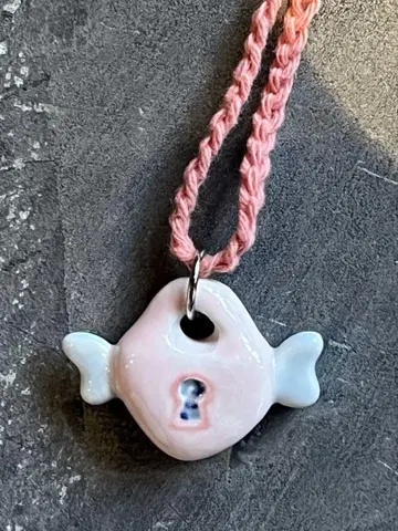 sugascoop ceramic necklace shury