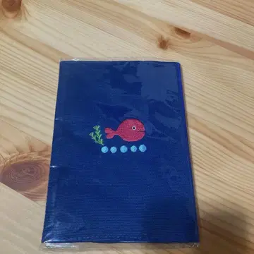금붕어가 달아났다 북커버 고미 타로