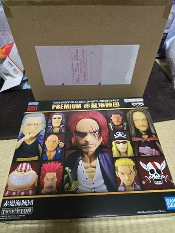 ONE PIECE FILM RED 샹크스 해적단 월드 컬렉션