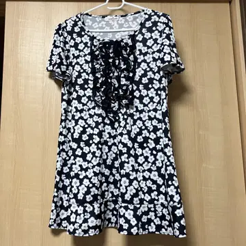 꽃무늬 프릴 반팔 튜닉