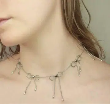 Marland Backas 마랜드 바커스 bow necklace