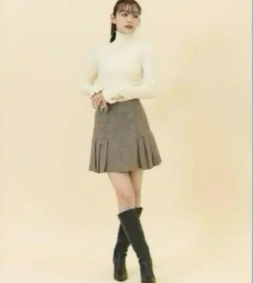 미사용 새상품 택 포함 REDYAZEL 레이디 아젤 플리츠 미니 스커트