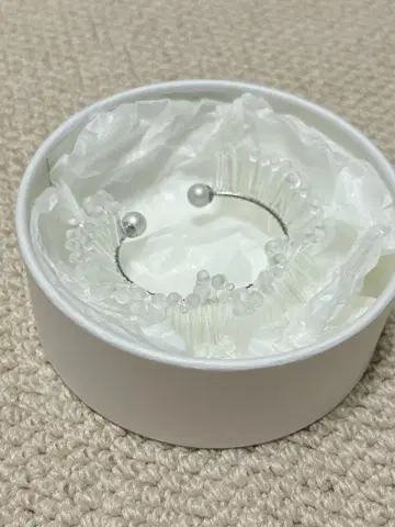 Aoi Horiguchi coral bangle