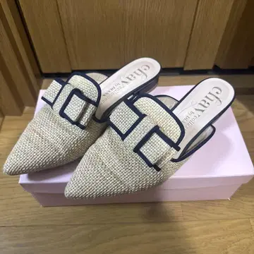 DIANA chay 콜라보 샌들