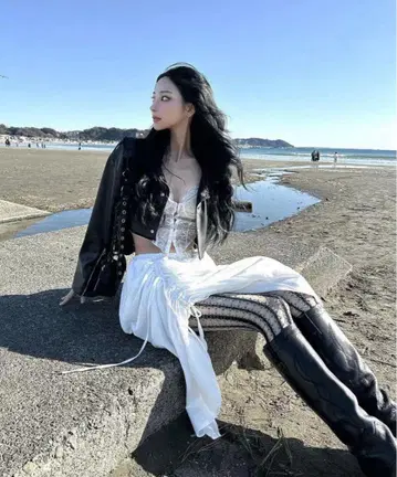 [ 미개봉 ] MELT THE LADY 스커트 White