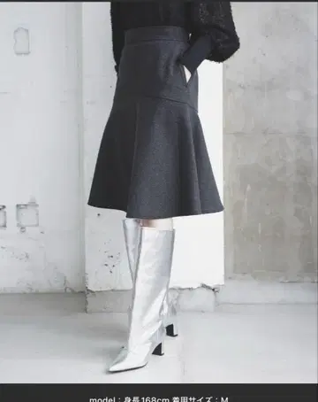 VIS [세탁 가능] 저리 멜톤 무릎 길이 세미 플레어 스커트