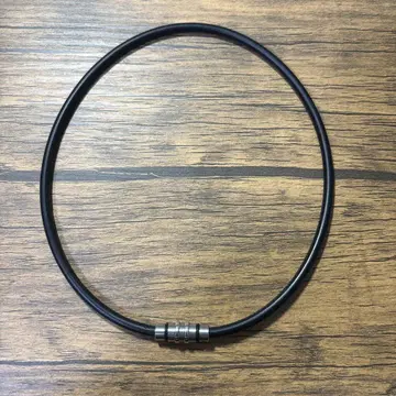 코란토테 목걸이 블랙