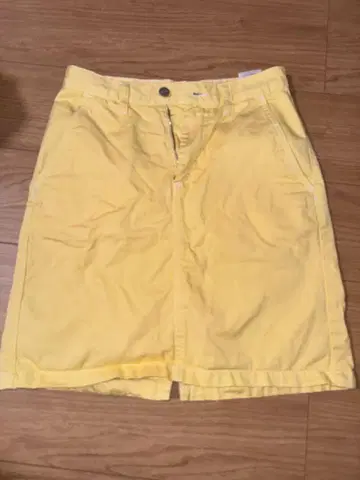Carhartt 옐로우 컬러 미니 스커트