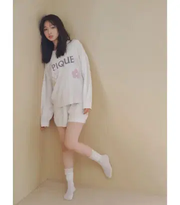 [ USAGI ONLINE 한정판 ] 에어모코 플라워 로고 자카드 풀오버