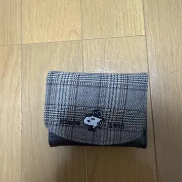 스누피 체크 무늬 3단 폴더형 지갑