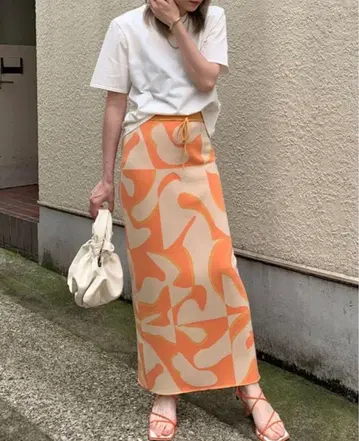 AMERI MEDI CURVE ART TIGHT SKIRT