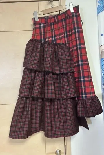 프릴 달린 체크 무늬 롱 스커트 M