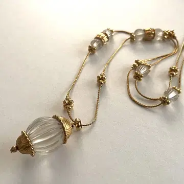 Monet antique taste vintage necklace