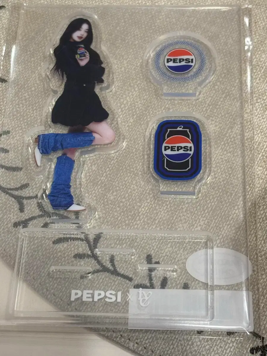 Jang Wonyoung Pepsi acrylic