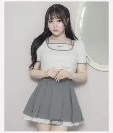 pium 바이컬러 T셔츠 x 턱 미니 스커트 세트