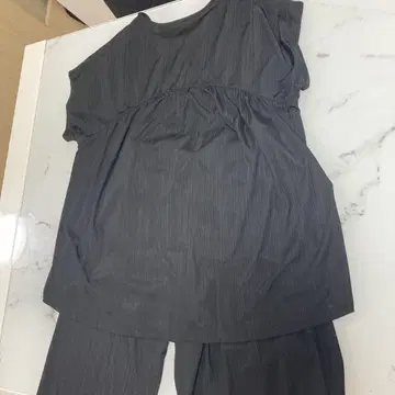 블랙 반팔 상의 와이드 팬츠 셋업