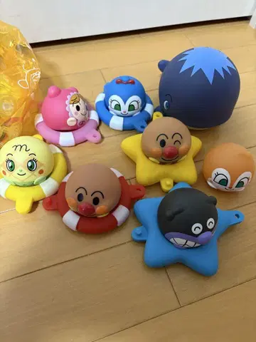 호빵맨 목욕탕 완구 둥둥 연결하기