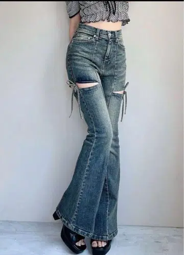 컷 아웃 부츠컷 데님