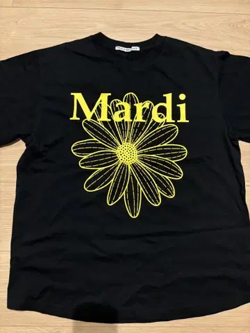 Mardi 꽃무늬 T셔츠 블랙