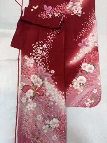 귀여워! 후리소데 클래식 빨간색 벚꽃 자수 금실 M 사이즈