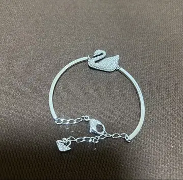 스와로브스키 스완 모티브 실버 팔찌