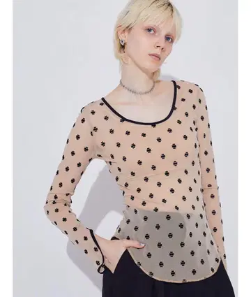 SWAN LAKE U-NECK TOP 베이지 / 38