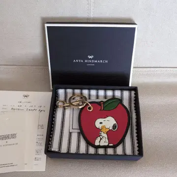 PEANUTS x ANYA HINDMARCH 키링