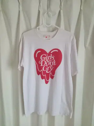Girls Don't Cry T셔츠