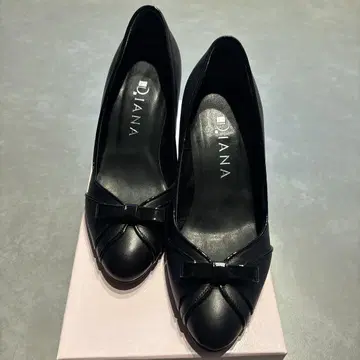 다이애나 펌프스 22cm 새상품급
