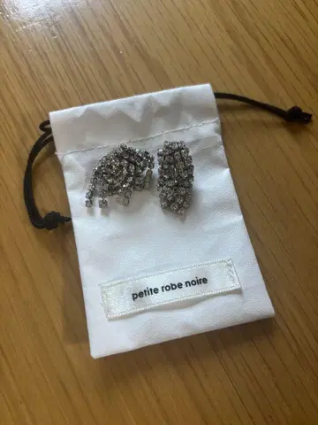 유나이티드 애로우즈 스톤 귀찌